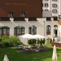 Le Petit Cervin Hotel Zermatt Exterior photo The hotel's garden